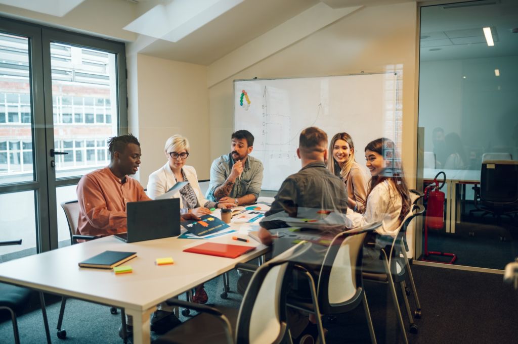 réunion communication équipe déménagement entreprise